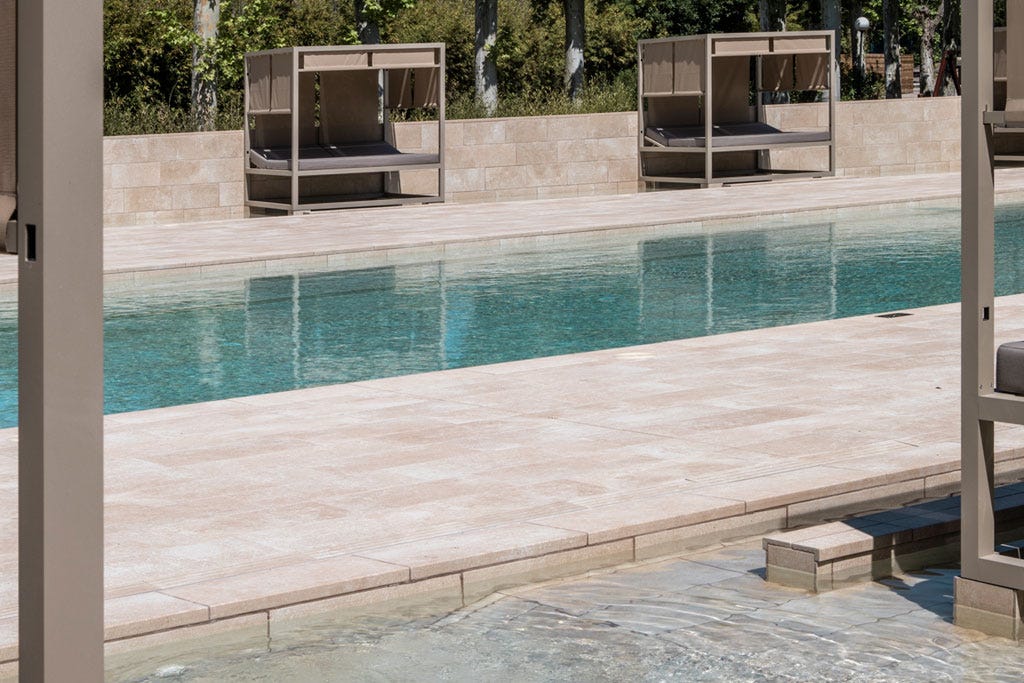 MISTERY SAND ANTI-SLIP 31X62.6X0.9 R.316 1A (M2) Marca ROSA GRES. Modelo: 708461