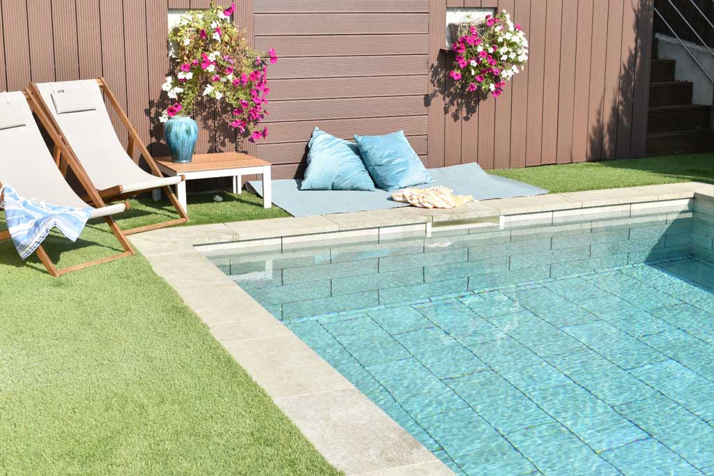 MISTERY GREY ANTI-SLIP 31X62.6X0.9 R.316 1A (M2) Marca ROSA GRES. Modelo: 708471