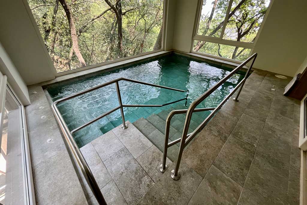 MISTERY BLUE STONE ANTI-SLIP 31X62.6X0.9 R.316 1A (M2) Marca ROSA GRES. Modelo: 708481