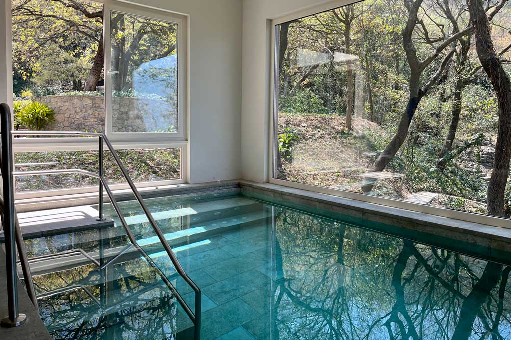 MISTERY BLUE STONE ANTI-SLIP 31X62.6X0.9 R.316 1A (M2) Marca ROSA GRES. Modelo: 708481
