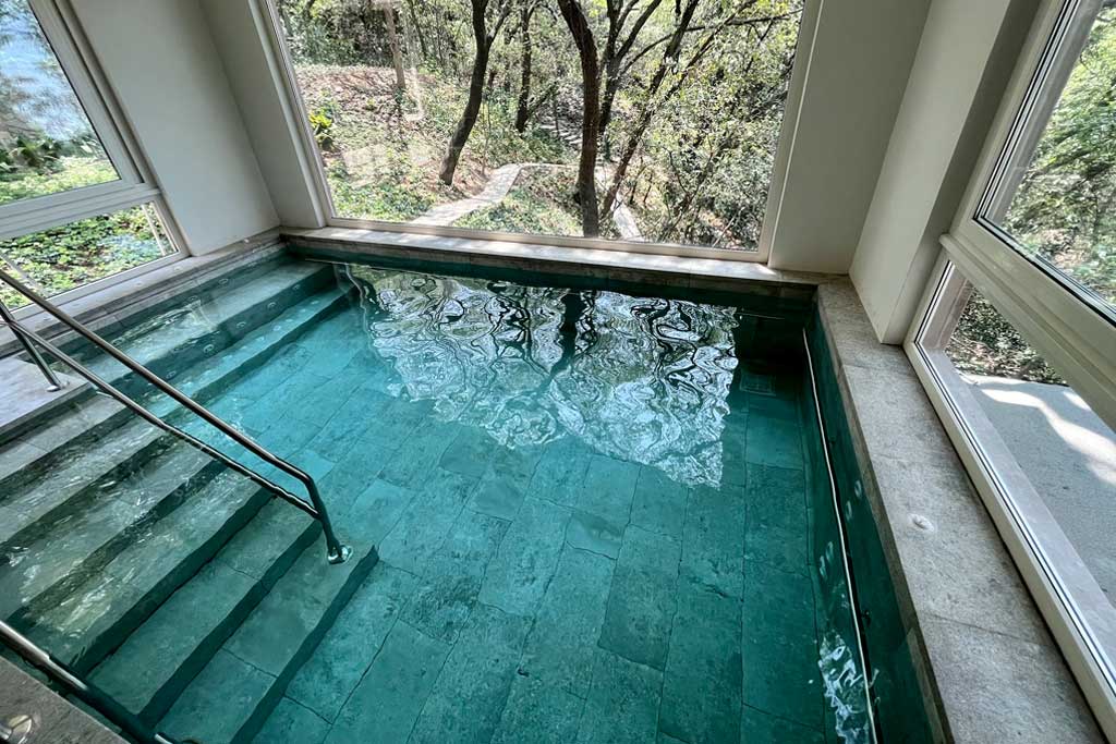 MISTERY BLUE STONE ANTI-SLIP 31X62.6X0.9 R.316 1A (M2) Marca ROSA GRES. Modelo: 708481