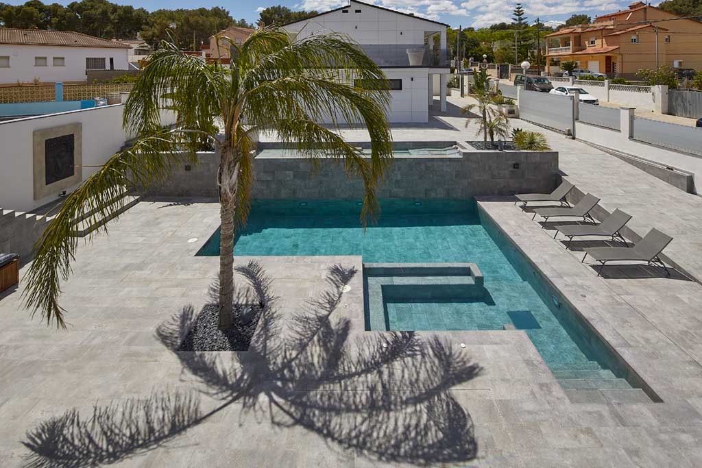 MISTERY BLUE STONE ANTI-SLIP 31X62.6X0.9 R.316 1A (M2) Marca ROSA GRES. Modelo: 708481