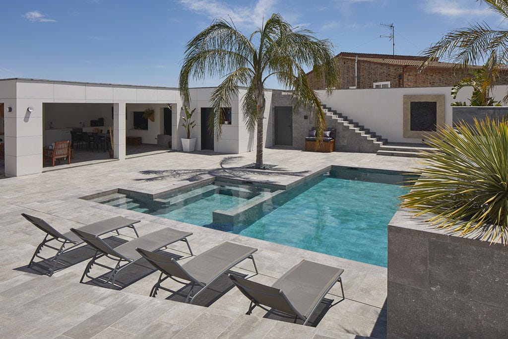 MISTERY BLUE STONE ANTI-SLIP 31X62.6X0.9 R.316 1A (M2) Marca ROSA GRES. Modelo: 708481