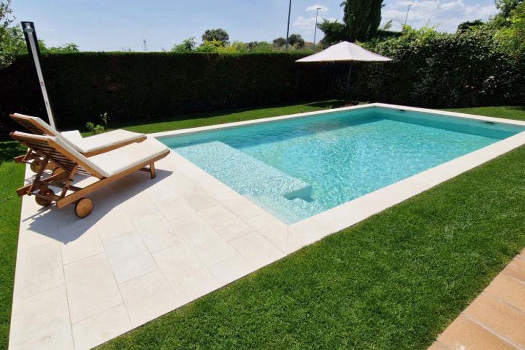 MISTERY WHITE ANTI-SLIP 31X62.6X0.9 R.316 1A (M2) Marca ROSA GRES. Modelo: 708451