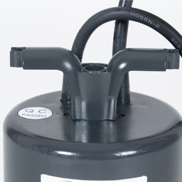 BOMBA PERIFERICA SUMERGIBLE AUTOMATICA LEO 0.5HP 1/60/115-127V 1'' DESC Marca LEO. Modelo: STK50F