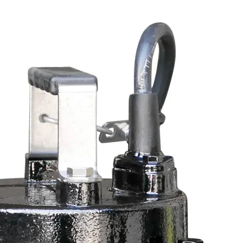 Bomba sumergible para aguas residuales 2 HP 440 V trifásico 120 LPM Marca EVANS. Modelo: GD1ME0200H