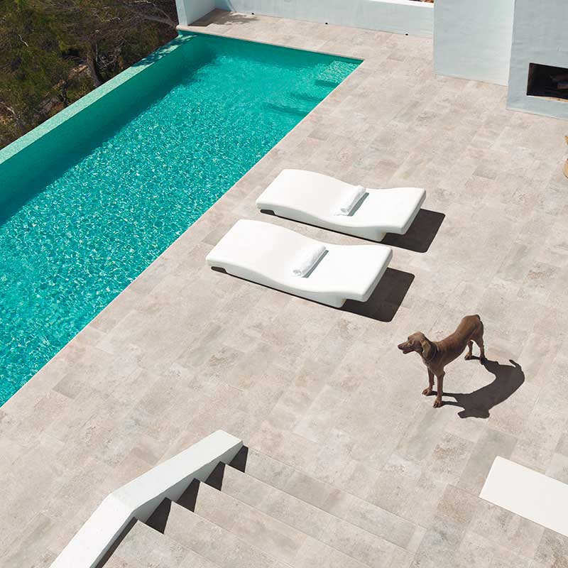 MISTERY GREY ANTI-SLIP 31X62.6X0.9 R.316 1A (M2) Marca ROSA GRES. Modelo: 708471